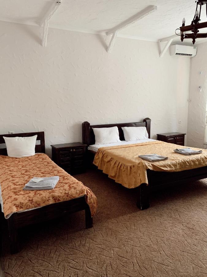 Orlyne Gnizdo Hotel Csernyivci Kültér fotó