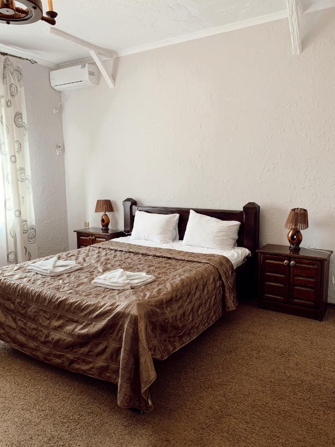 Orlyne Gnizdo Hotel Csernyivci Kültér fotó