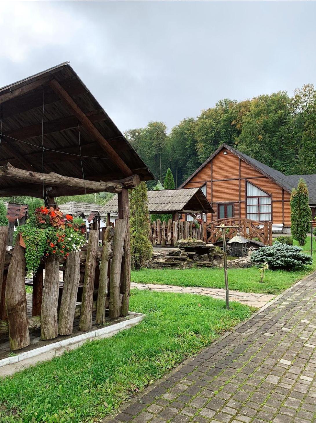 Orlyne Gnizdo Hotel Csernyivci Kültér fotó