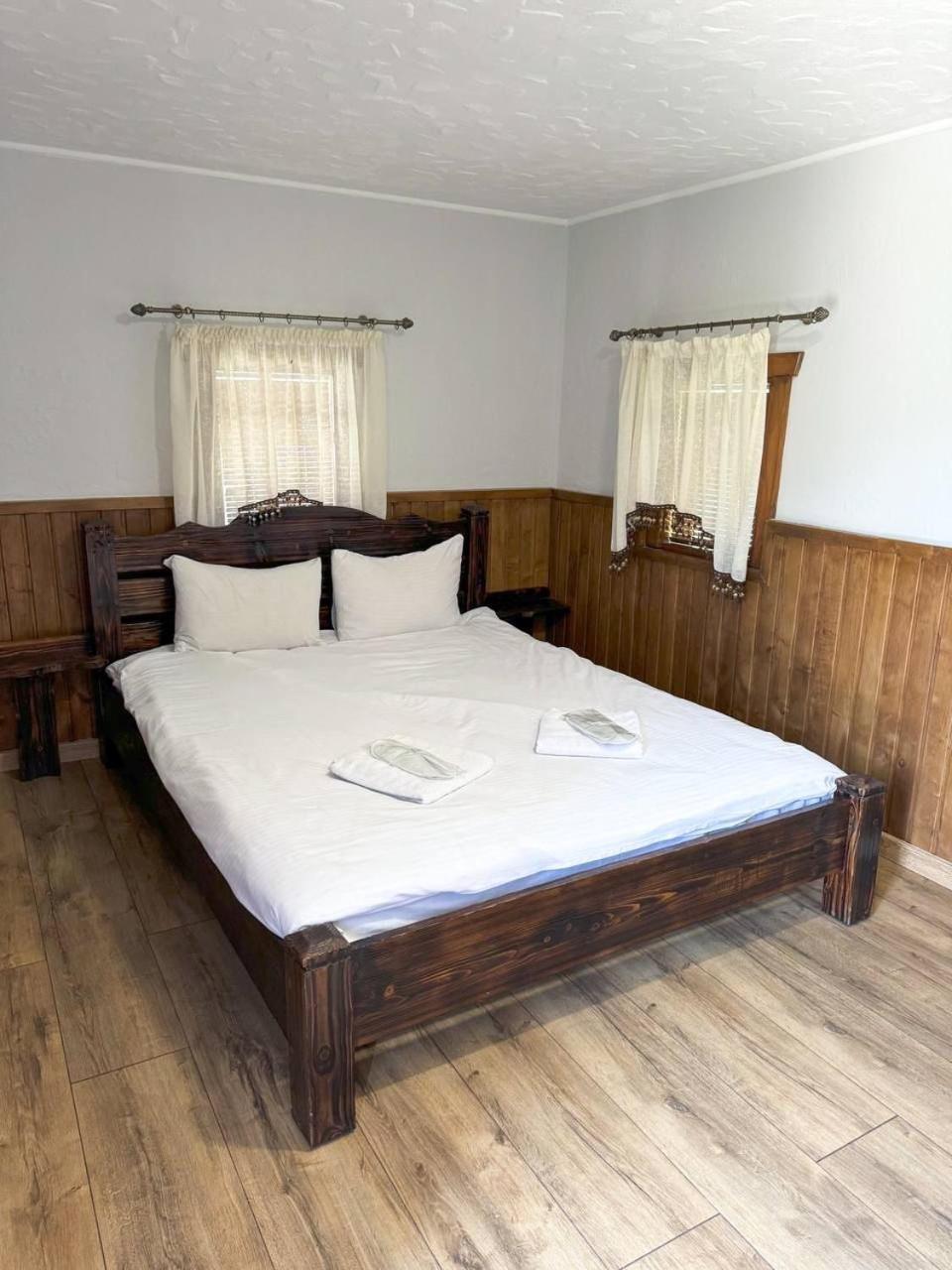 Orlyne Gnizdo Hotel Csernyivci Szoba fotó